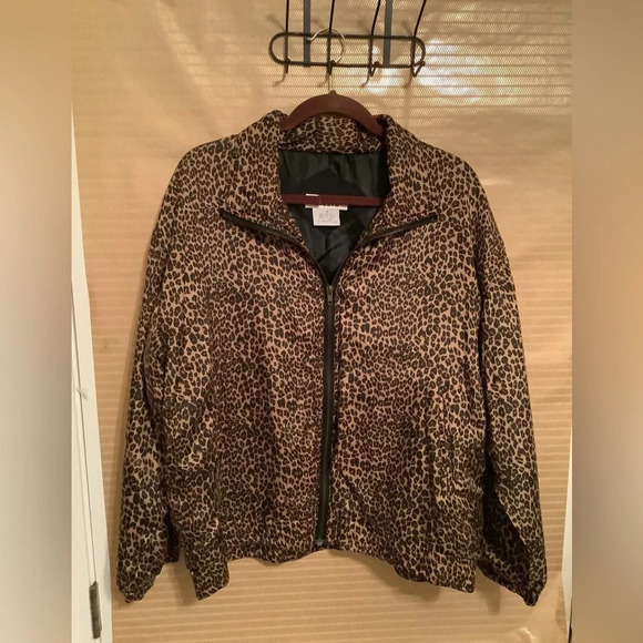 STUNT SPORTS~ 100% SILK-ANIMAL PRINT~LINED JACKET~ - Picture 1 of 6